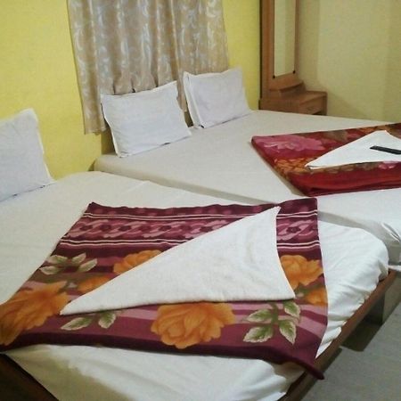 Sri Thanga Harish Cottage 埃尔加德 外观 照片